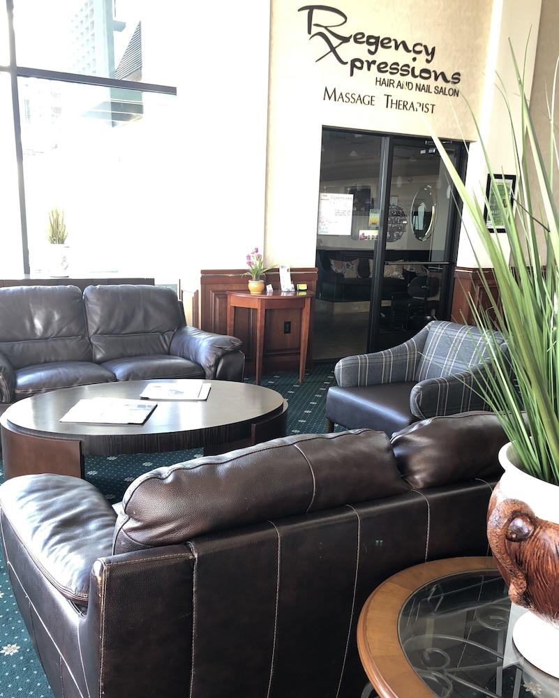 Rogue Regency Inn & Suites Medford Bagian luar foto
