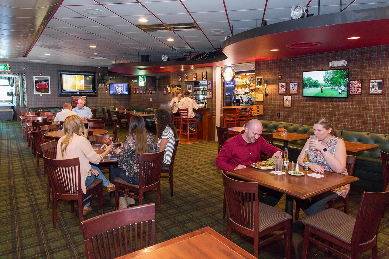 Rogue Regency Inn & Suites Medford Bagian luar foto