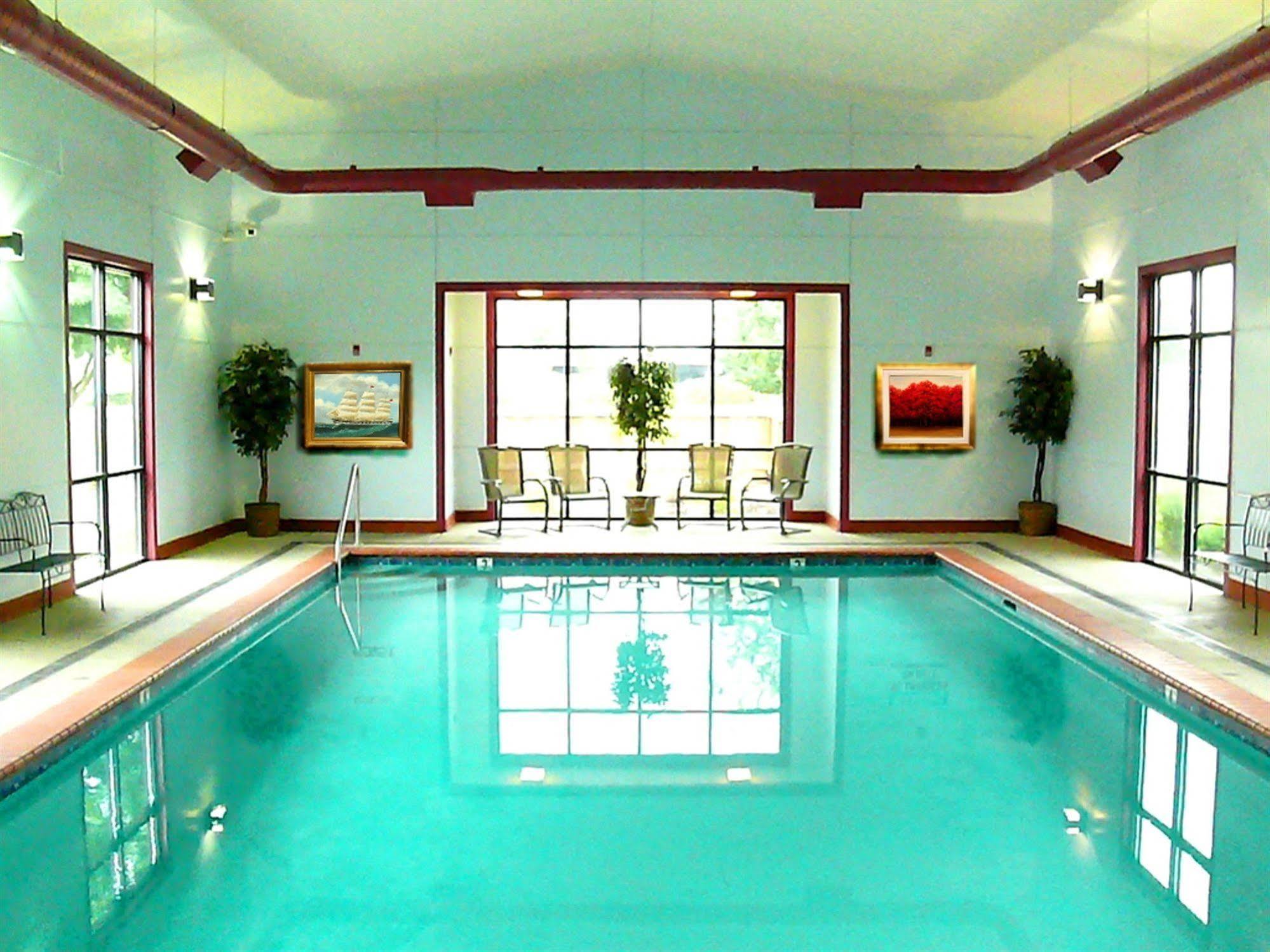 Rogue Regency Inn & Suites Medford Bagian luar foto